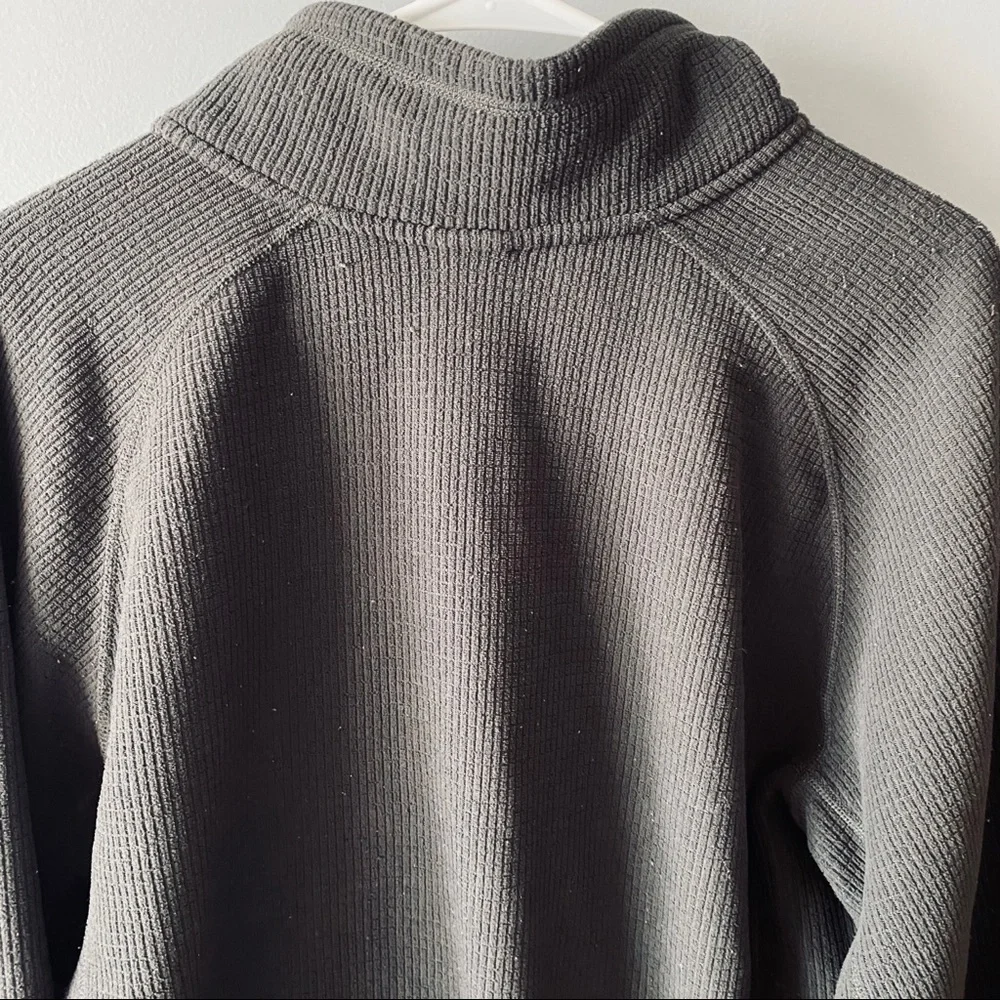 The North Face charcoal gray quarter zip